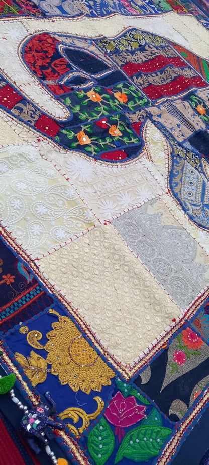 Tapiz bordado a mano y patchwork elefante 150x100cm,textiles que hablan por sí mimos.ENVÍO GRATIS SIN PEDIDO MÍNIMO.