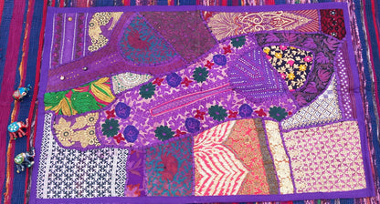 JOYA TEXTIL EN FORMA DE TAPIZ HECHO A MANO.Piezas textiles transforman por completo la atmósfera de una habitación.