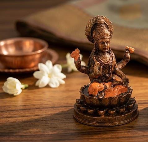 FIGURA LASKHMI QUE SIMBOLIZA LA PROSPERIDAD Y LA BELLEZA HECHO ARTESANALMENTE LLENA DE SIGNIFICADO ESPIRITUAL.ENVÍO GRATIS SIN PEDIDO MÍNIMO.