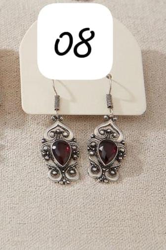 Nueva colección de pendientes traídos directamente de Nepal.Alpaca y minerales.Envío gratis sin pedido mínimo.