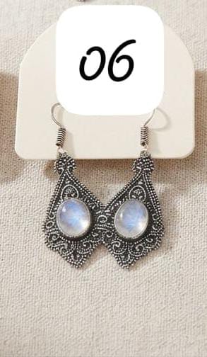 Nueva colección de pendientes traídos directamente de Nepal.Alpaca y minerales.Envío gratis sin pedido mínimo.