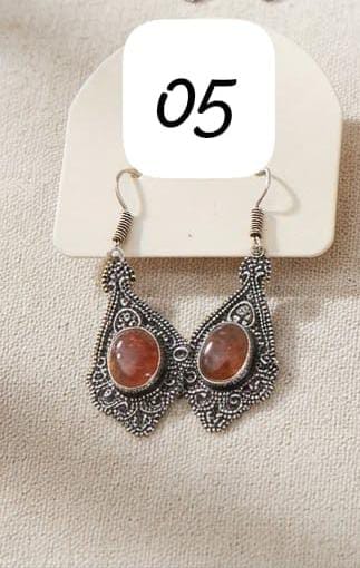 Nueva colección de pendientes traídos directamente de Nepal.Alpaca y minerales.Envío gratis sin pedido mínimo.