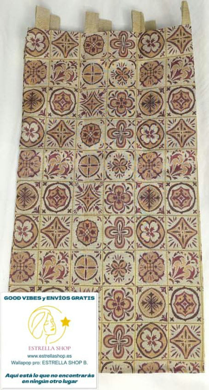 Este lote de 2 cortinas de estilo étnico y rústico viste tus ventanas con el encanto de su diseño Jacquard, aportando textura, calidez y personalidad a tu decoración.