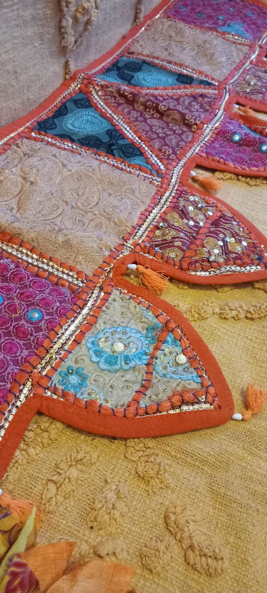 TORÁN BORDADO PATCHWORK PARA EMBELLECER Y ATRAER BUENAS ENERGÍAS,HECHO A MANO Y ES UNA PIEZA ARTESANAL ÚNICA.ENVÍO GRATIS SIN PEDIDO MÍNIMO.