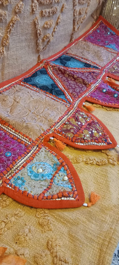 TORÁN BORDADO PATCHWORK PARA EMBELLECER Y ATRAER BUENAS ENERGÍAS,HECHO A MANO Y ES UNA PIEZA ARTESANAL ÚNICA.ENVÍO GRATIS SIN PEDIDO MÍNIMO.