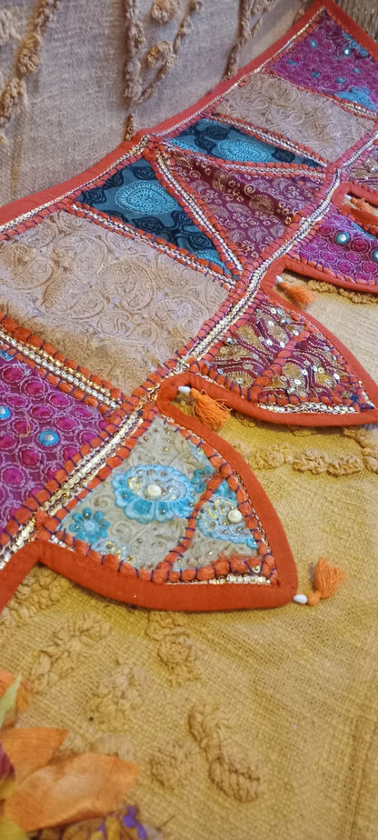 TORÁN BORDADO PATCHWORK PARA EMBELLECER Y ATRAER BUENAS ENERGÍAS,HECHO A MANO Y ES UNA PIEZA ARTESANAL ÚNICA.ENVÍO GRATIS SIN PEDIDO MÍNIMO.