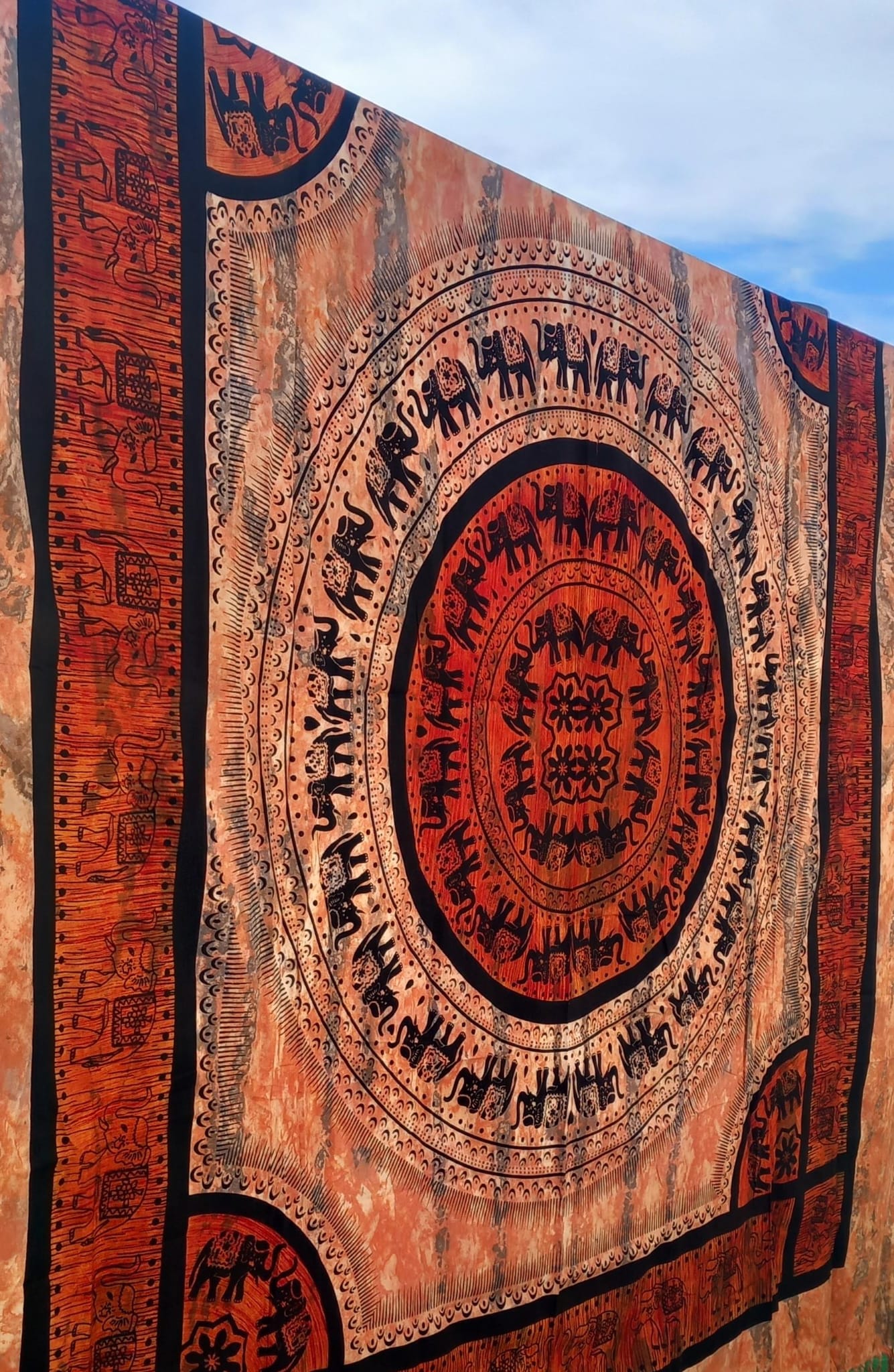 COLCHA Y/O CUBRE MULTIFUNCIÓN MANDALA ELEFANTES TIERRA  210X240.ENVÍO GRATIS SIN PEDIDO MÍNIMO.