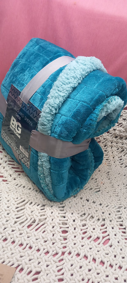 MANTA PLAID SHERPA BORREGUITO EFECTO ACOLCHADA TERCIOPELO Y SHERPA.ENVÍO GRATIS SIN PEDIDO MÍNIMO.