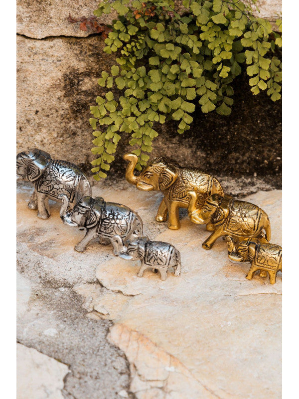 SET DE ELEFANTES EN METAL TALLADOS A MANO.10CM.ELEMENTO DECORATIVO CON INTENCIÓN Y CON ALMA.ENVÍO GRATIS.